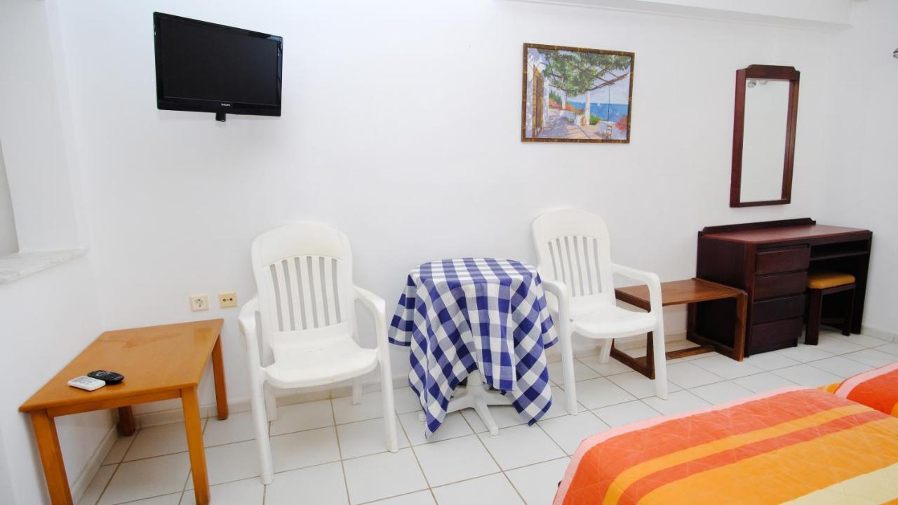 Keti Apartments Adelianos Kampos Exteriör bild