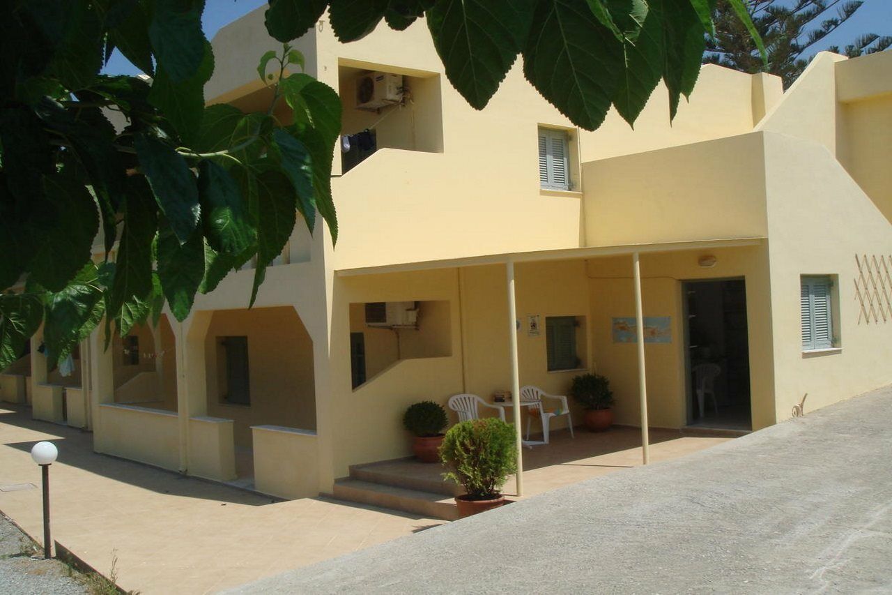 Keti Apartments Adelianos Kampos Exteriör bild